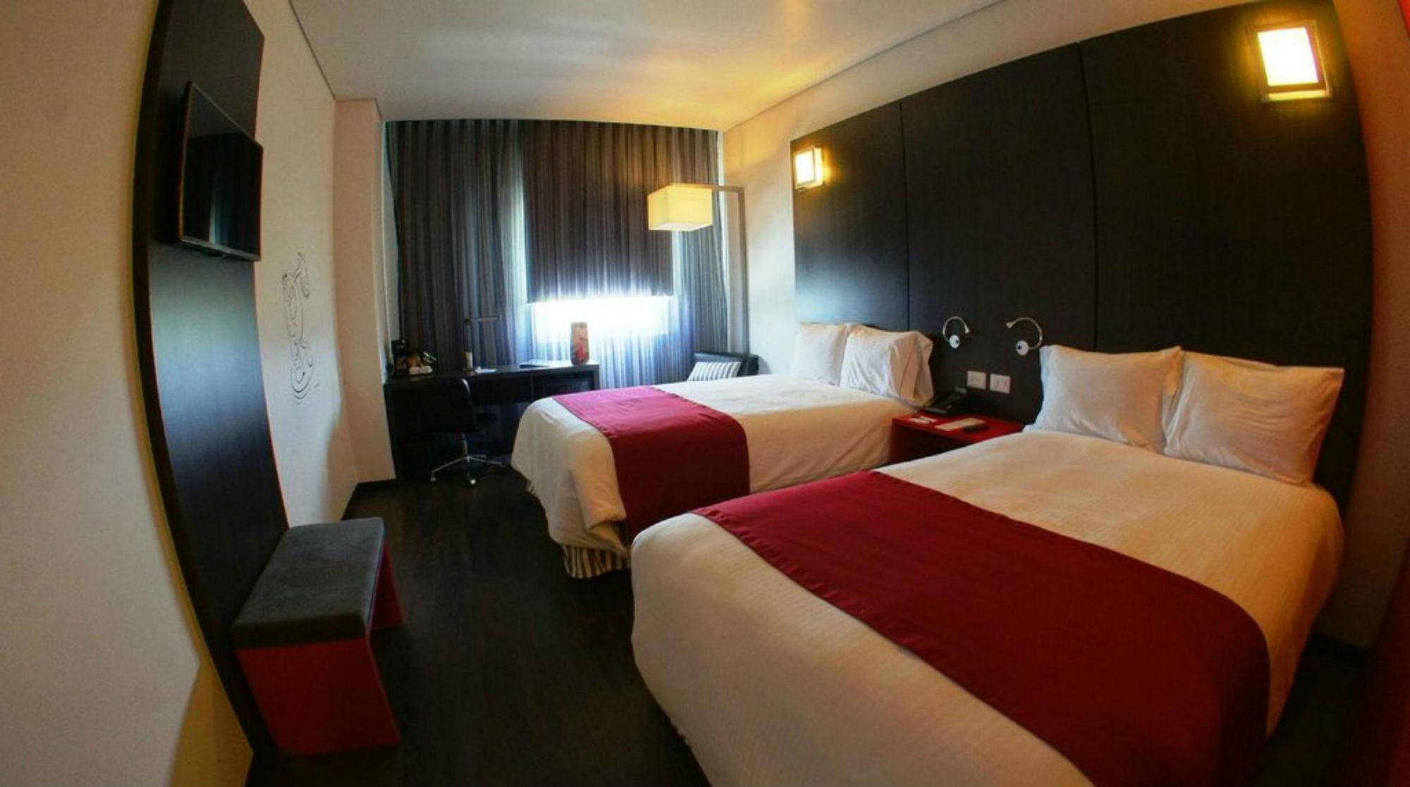 Ramada Encore by Wyndham Querétaro Exterior foto